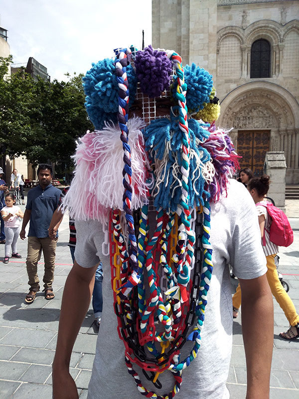 Masque textile pour le Carnaval de Saint-Denis