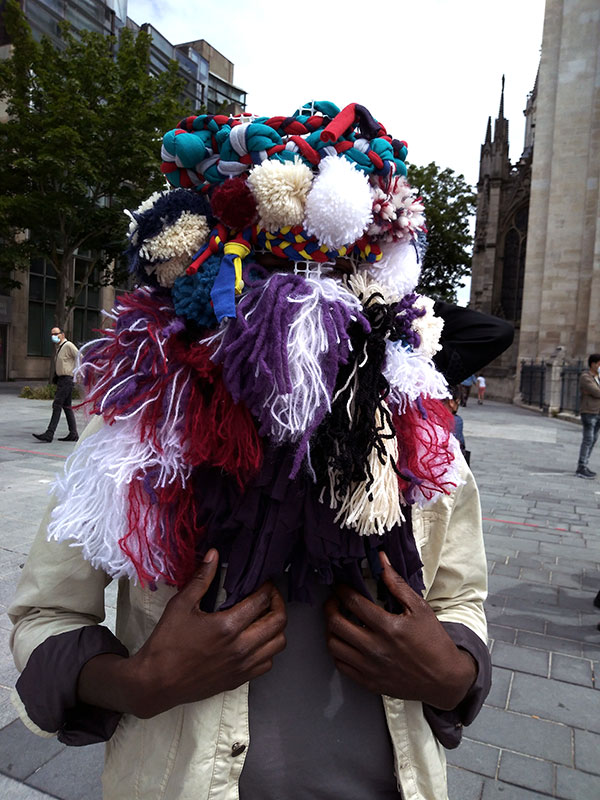 Masque textile pour le Carnaval de Saint-Denis