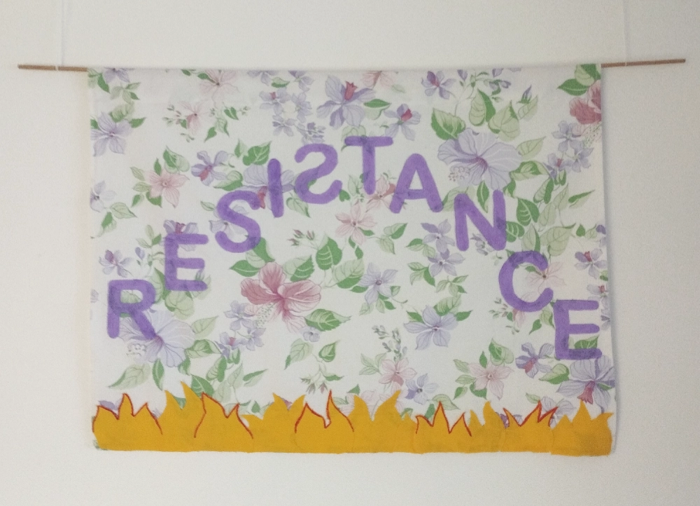 Travail de collage et broderie sur tissu Travail de collage et broderie sur tissu