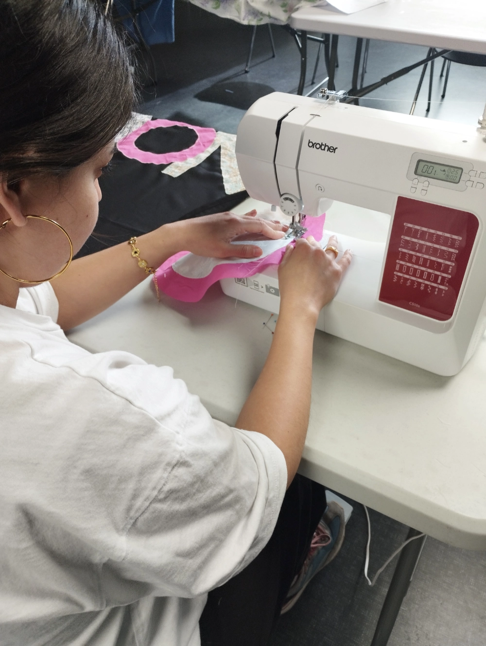 Travail de collage et broderie sur tissu Travail de collage et broderie sur tissu