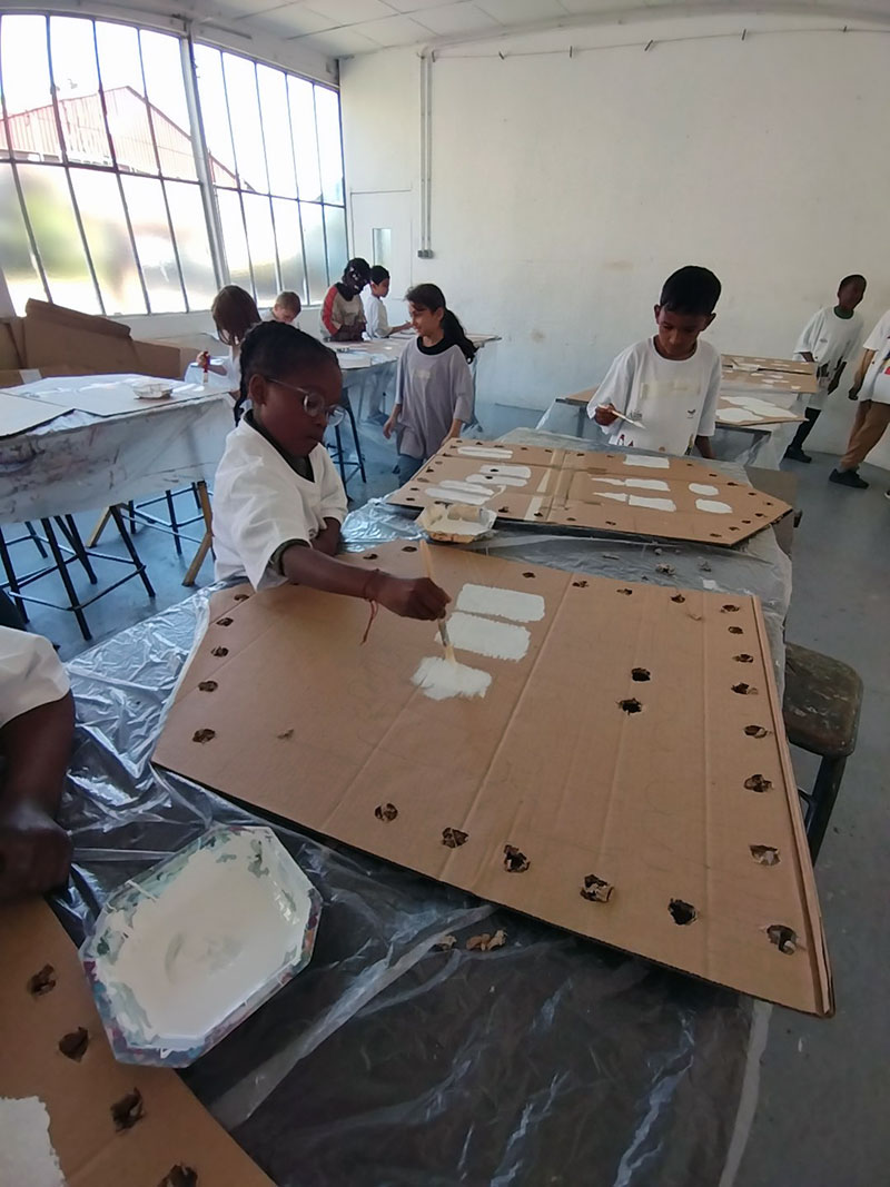 Peinture du masque en carton