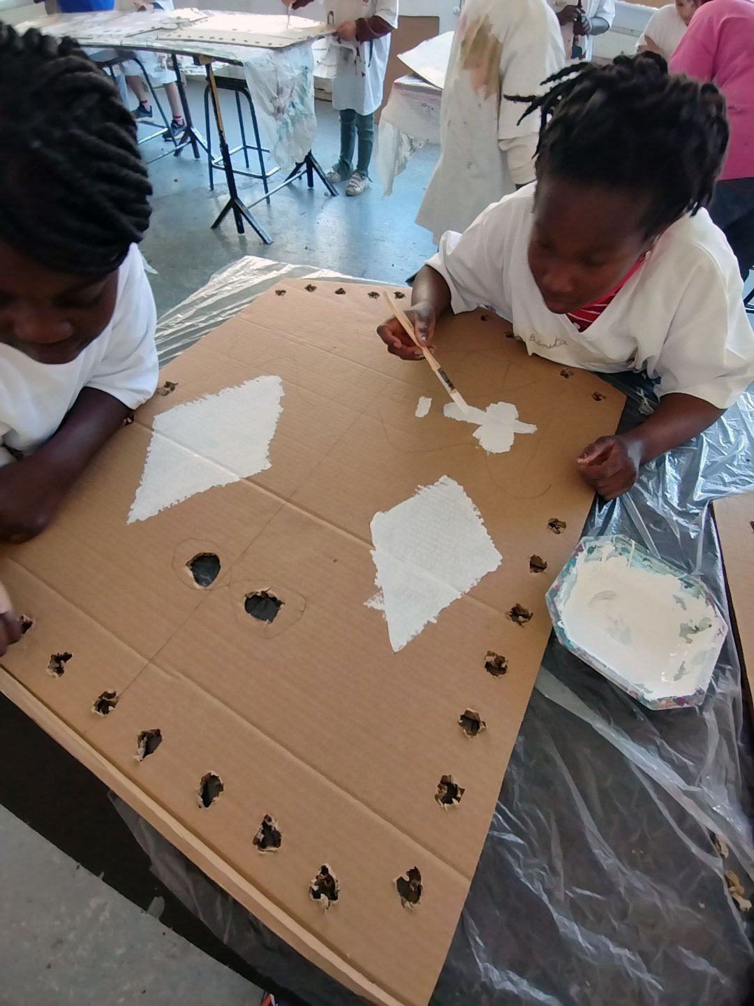 Peinture du masque en carton