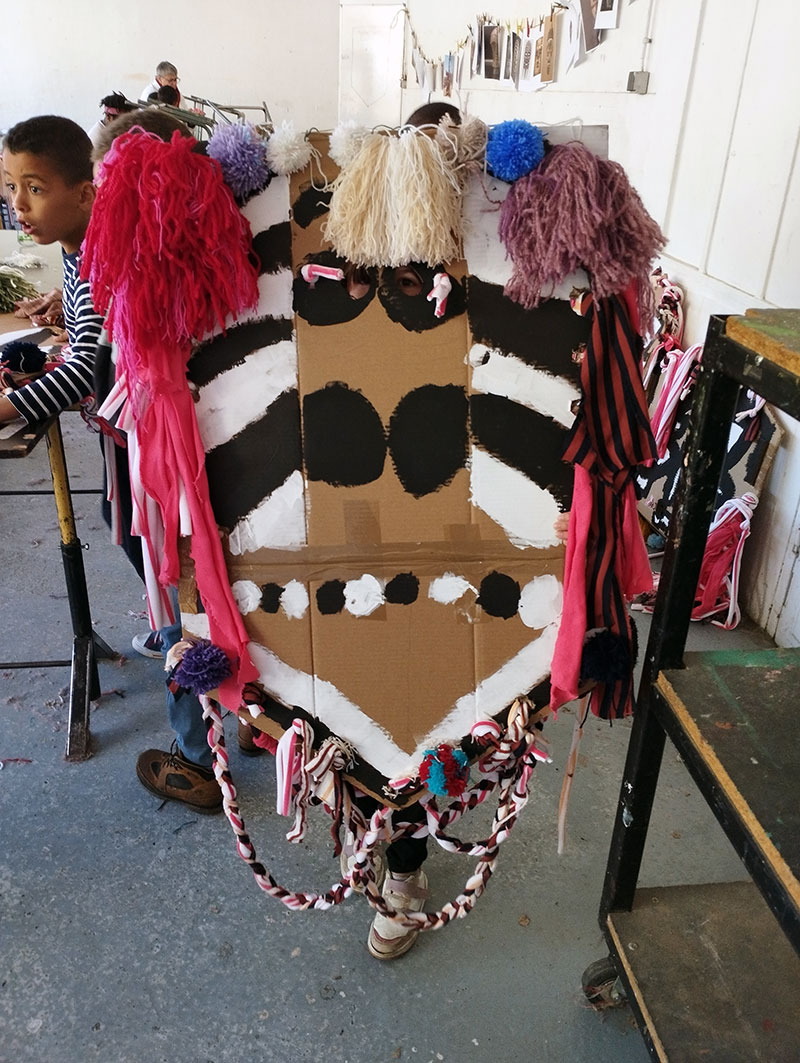 Masque porté par une élève